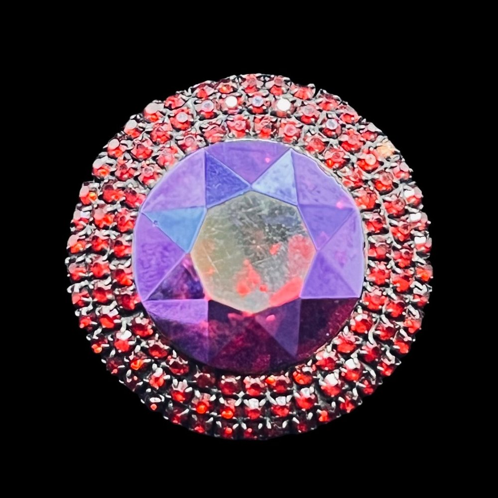 Vintage Weiss Round Heliotrope Rhinestone Set in Japanned Brooch (5136)